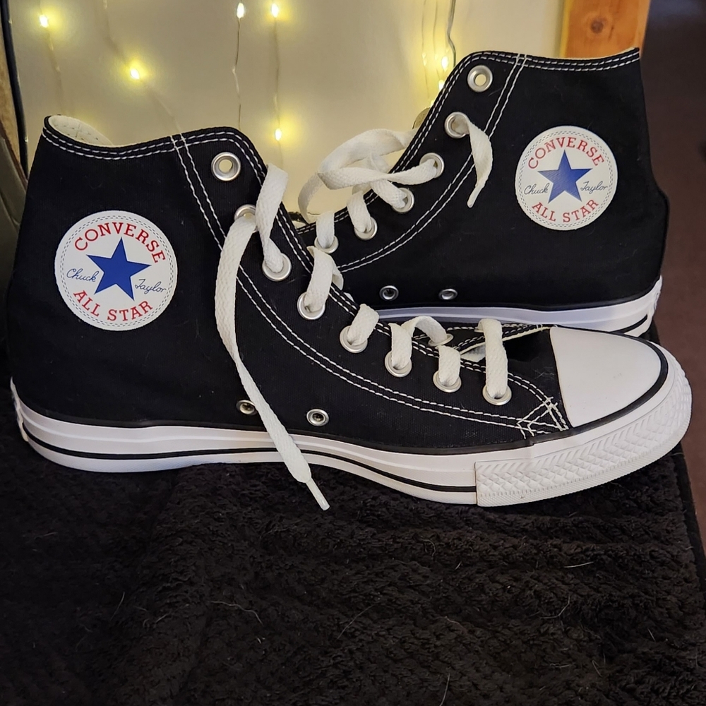 Women's size 10 Converse high tops